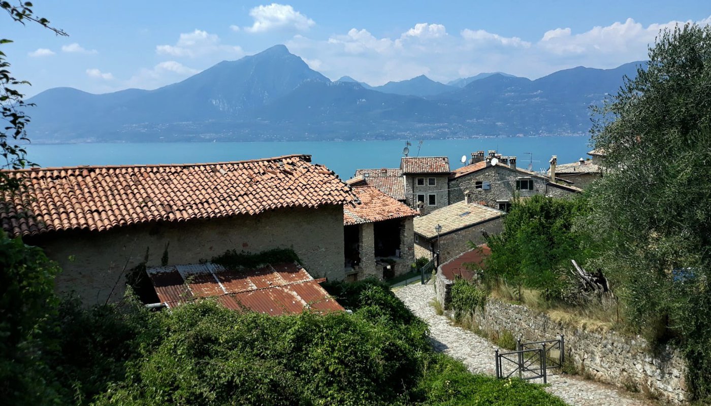 Crero Garda borgo