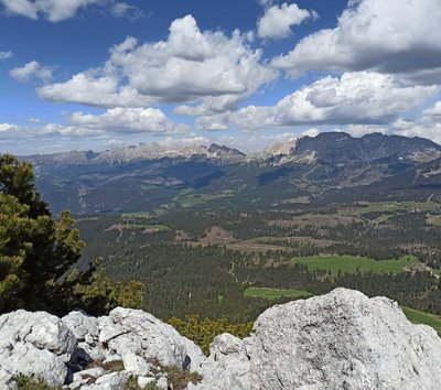 panorama di cima dal Corno Bianco: Latemar e Catinaccio