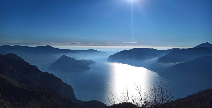 panorama lago iseo corna trentapassi