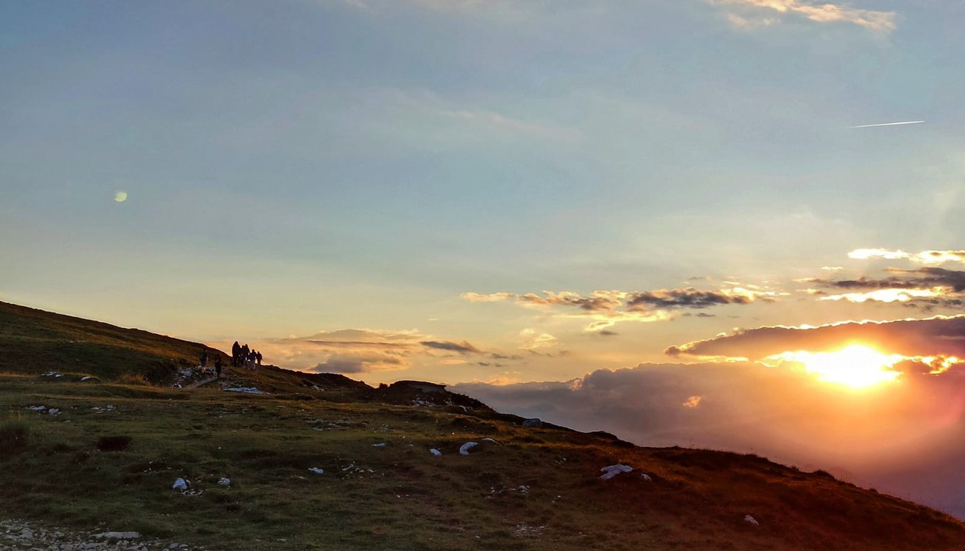 tramonto persone sole panorama